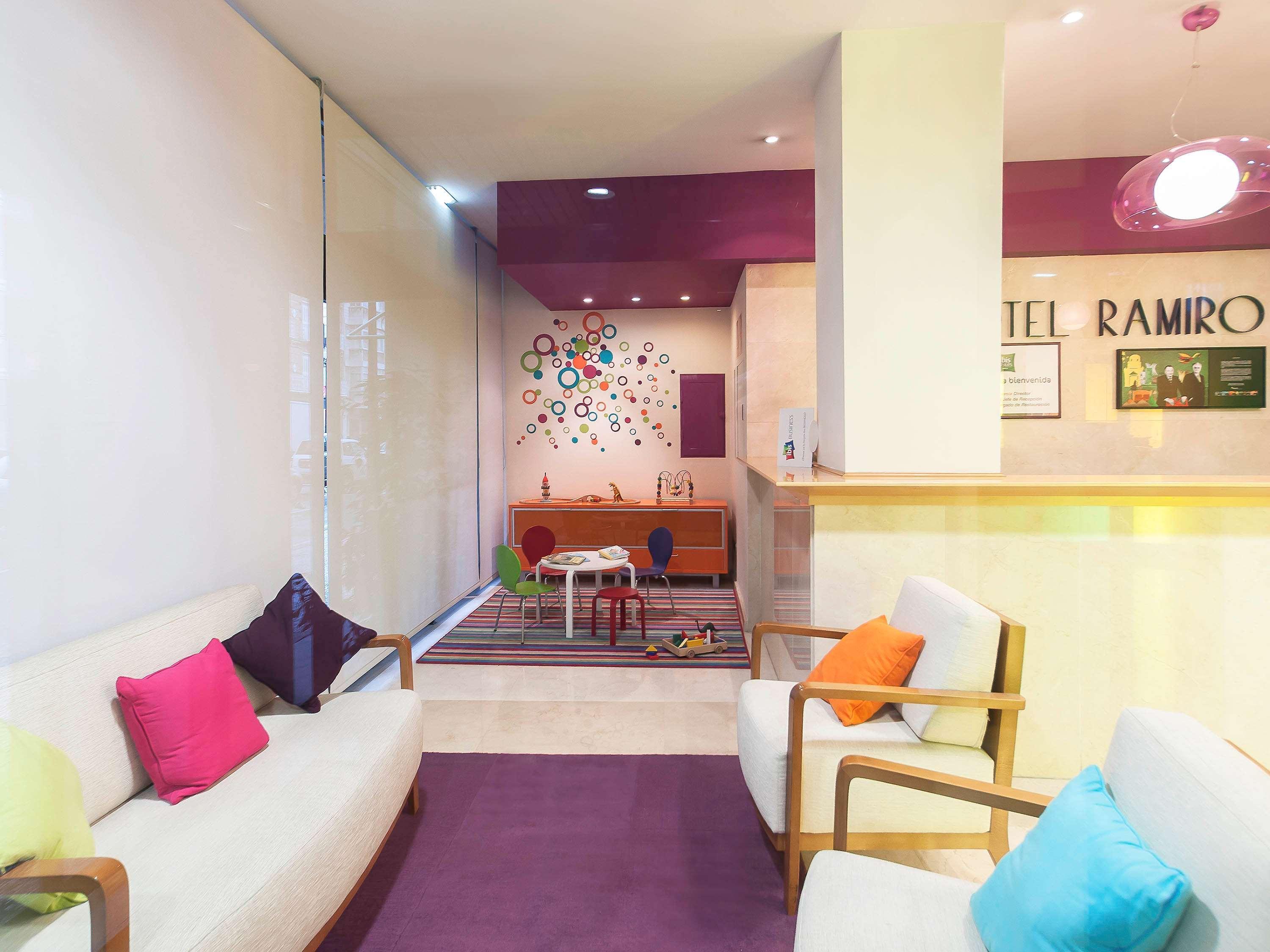 Hotel Ibis Styles Zaragoza Ramiro I Exterior foto