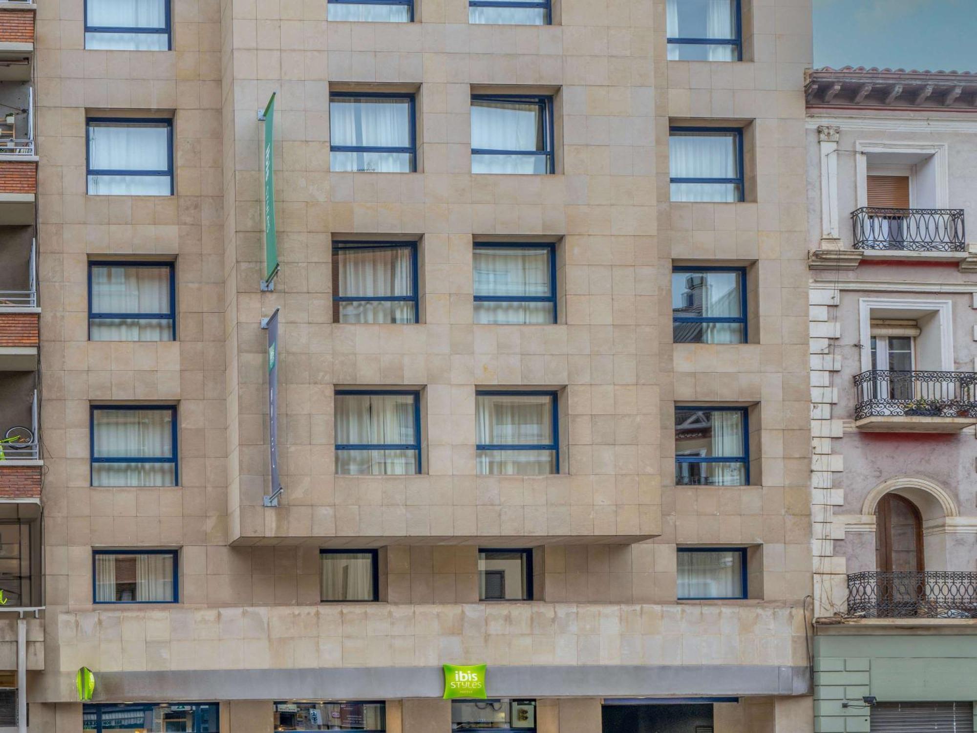 Hotel Ibis Styles Zaragoza Ramiro I Exterior foto