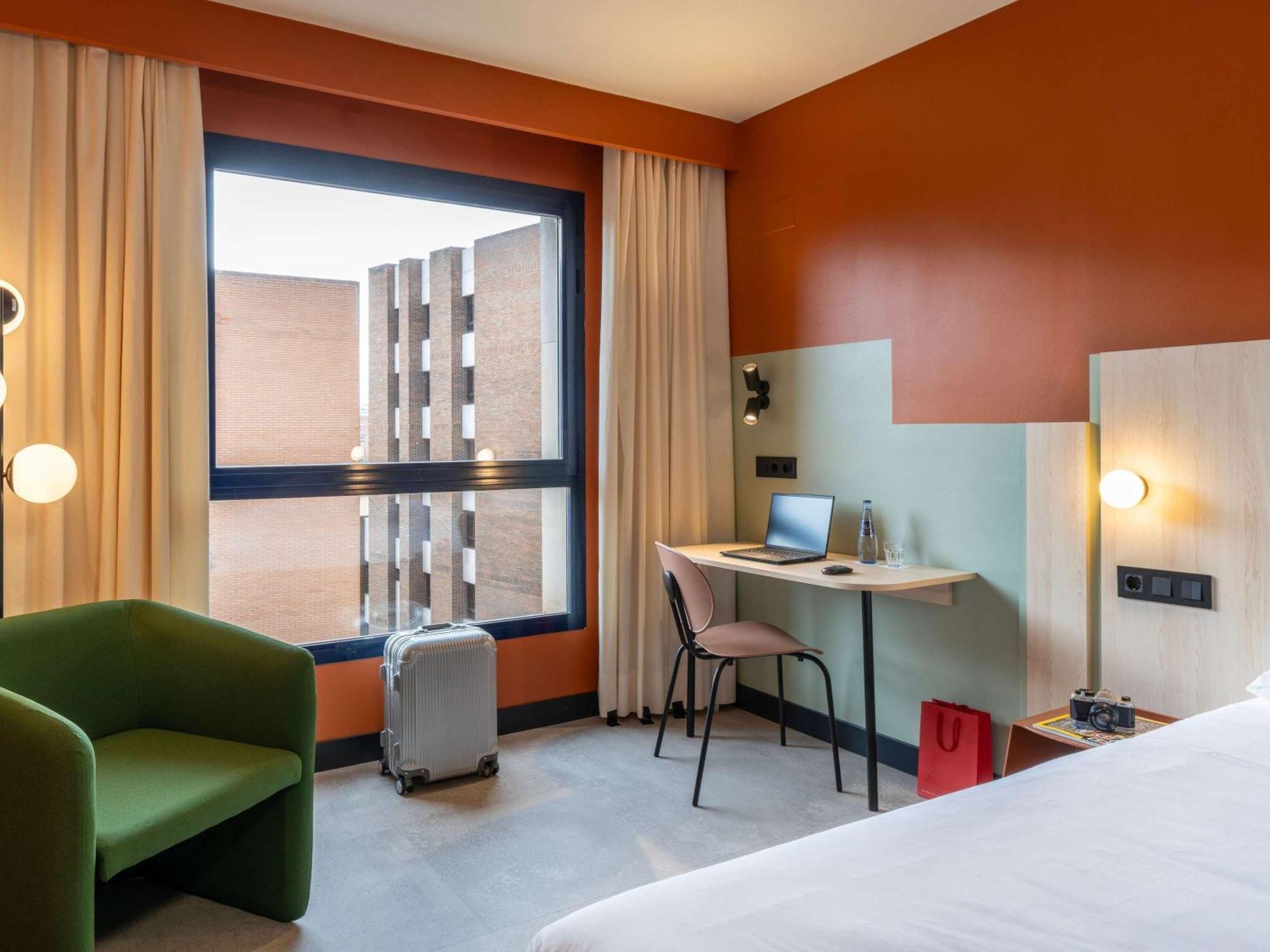 Hotel Ibis Styles Zaragoza Ramiro I Exterior foto
