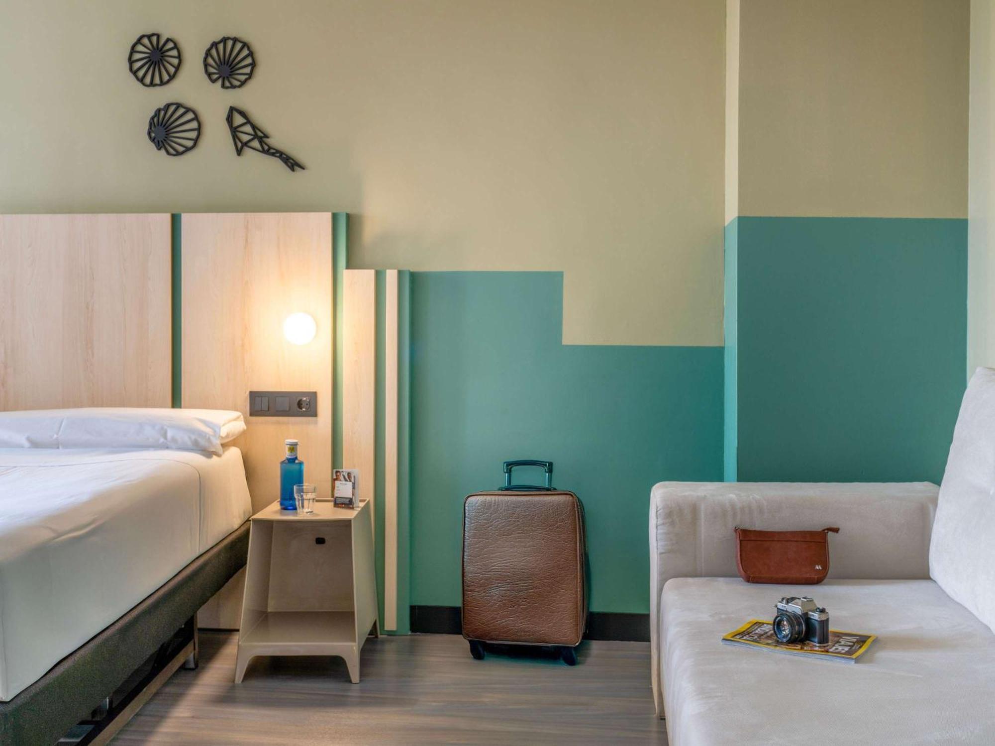 Hotel Ibis Styles Zaragoza Ramiro I Exterior foto