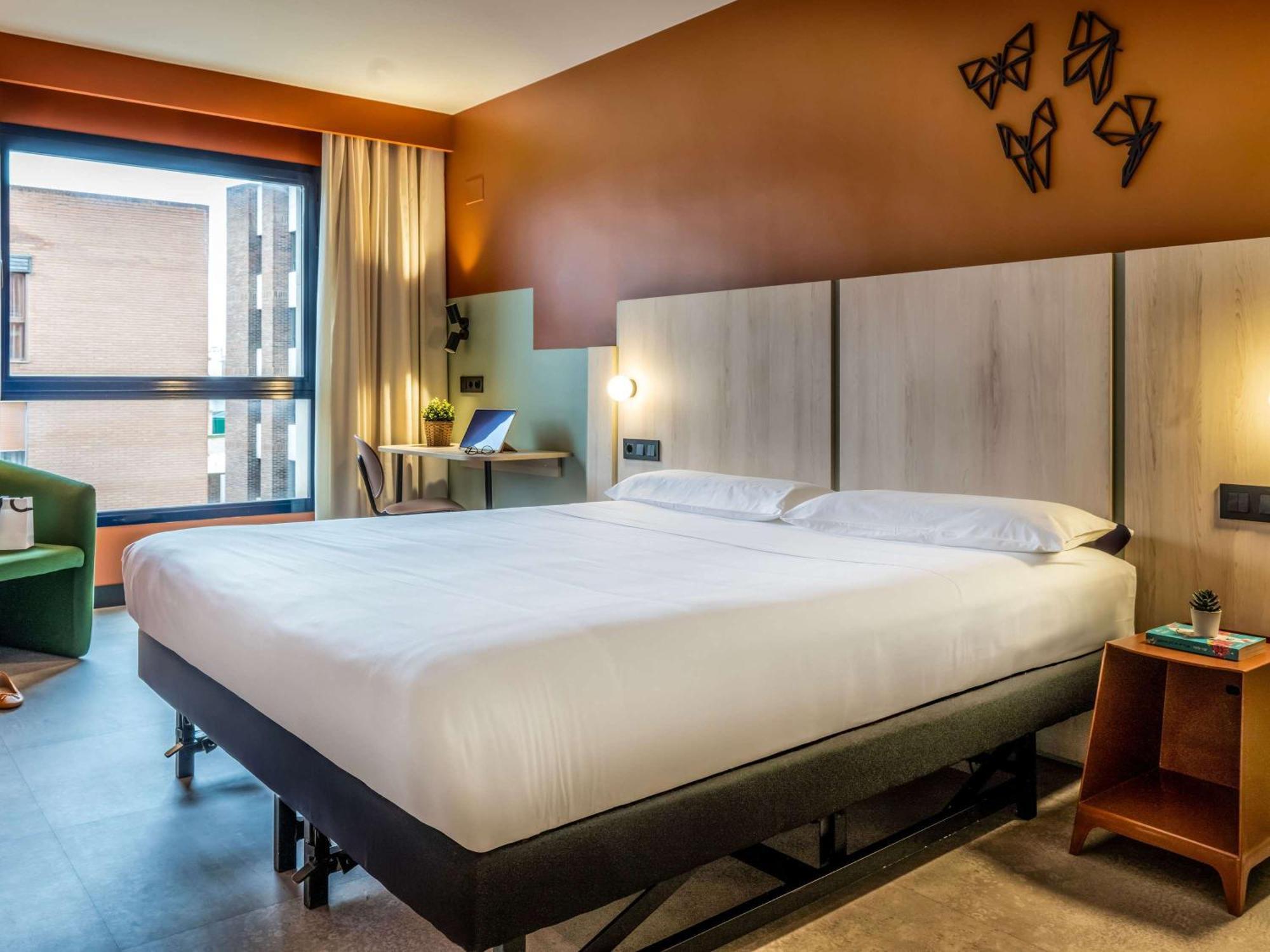 Hotel Ibis Styles Zaragoza Ramiro I Exterior foto